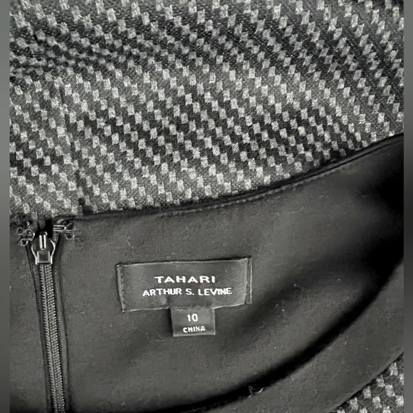 Tahari Arthur S Levine black grey sleeveless pencil dress women’s size 10 - Picture 4 of 4